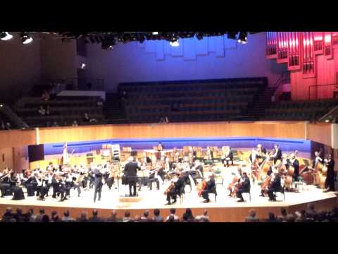 Alexander Sitkovetsky plays Tchaikovsky Violin Concerto