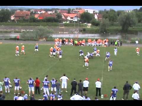 Marcus  Wyche DE/LB/RB  KRALJEVO ROYAL CROWNS