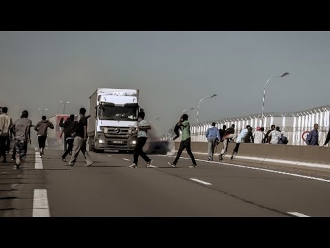 Мигранты в Кале стали агрессивнее по отношению к полиции (новости)