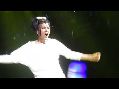 [130602 SS5JKTDay2] Crossdressing perform - Ryewook..