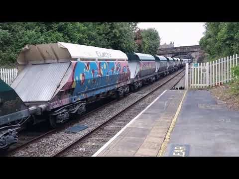 No.66614 Class 66 - Freightliner 'POPPY' hauling 600 tonnes of Aggregates through Belper Station