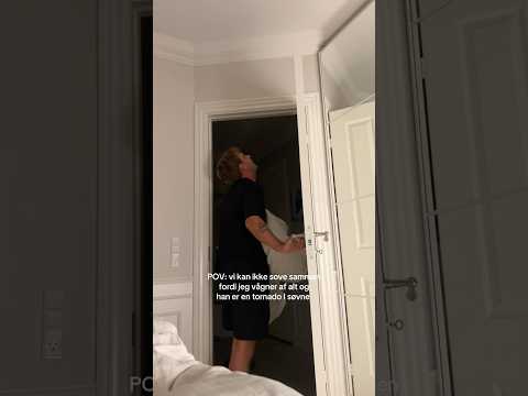 han sover på sofaen næsten hver nat 🥲 tror vi skal have en ny seng