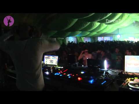 Digitaline - Stuck Off The Realness [played by Lee Burridge]