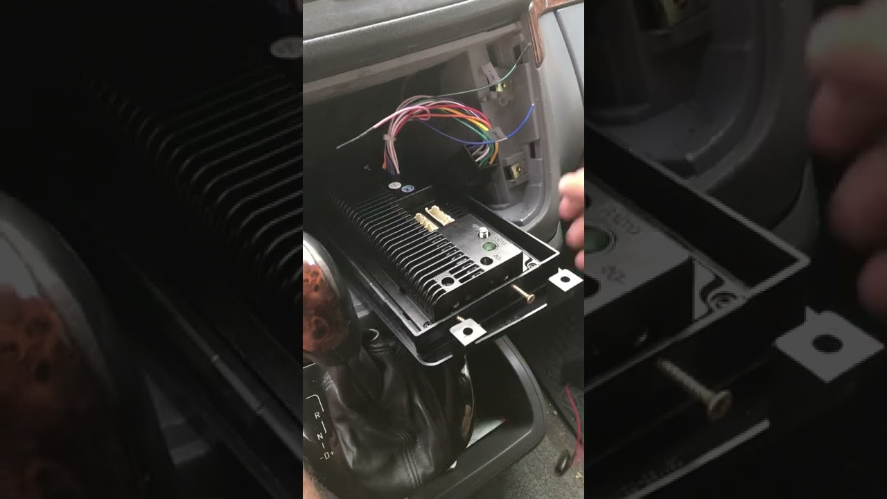 Wzmacniacz sygnału radia FM