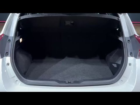 Toyota Auris 1.8L PETROL HYBRID - REVERSE CAMERA - - Image 2