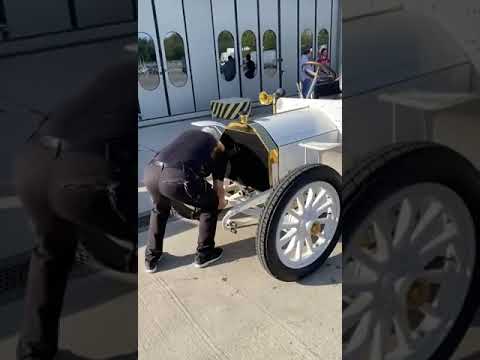 Thumbnail for 118 years ago: 1902 Mercedes Simplex start engine by Car