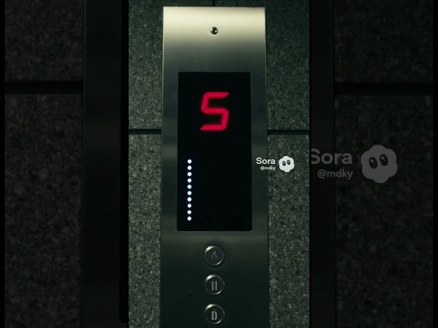 マンションのエレベーターのサムネイル