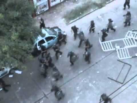 Graves incidentes entre hinchas de All Boys y la Policía Federal acaestalahinchada.blogspot.com.ar