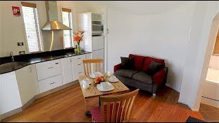 preview picture of video 'Surf Beach Holiday Park Narooma - Honeymoon Suite'