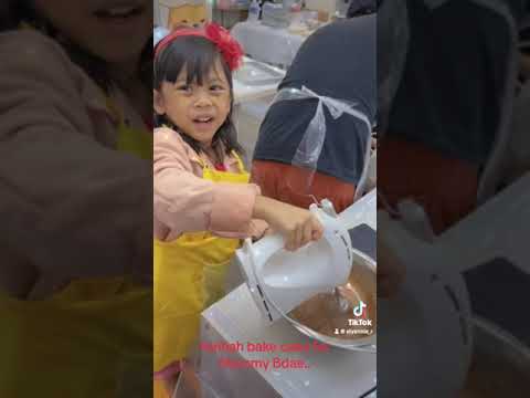 Farihah Bake Cake for My Bdae