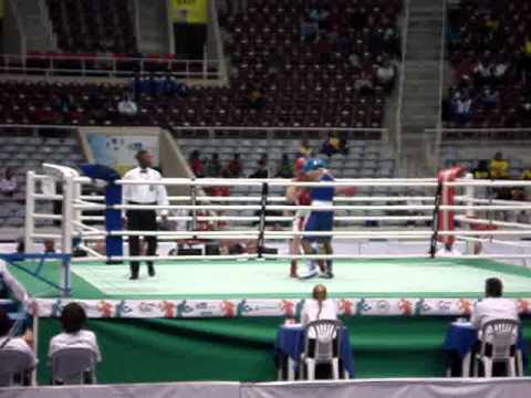 2º Round  - Yamaguchi Falcão Vrs Jonathan Savard - Pré Olimpico de Boxe 2012 Rio de Janeiro.