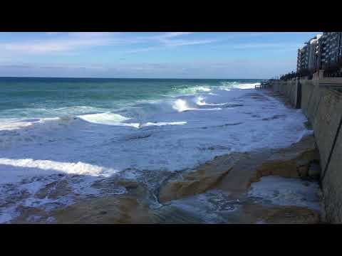 HUGE WAVES  Malta Storm 2017 St.Julian's, Sliema - December - 4