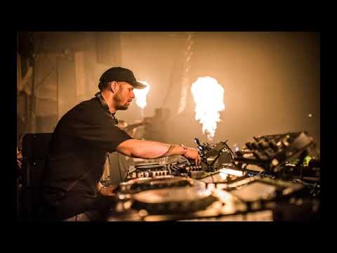 ADAM BEYER. CODE 012 (FABRIK) 11-03-2005. ONLYTEKNO COLLECTION 220