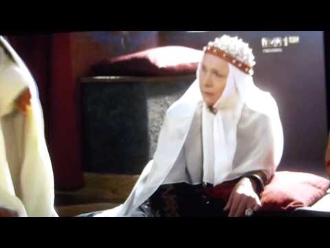 Rodzinka komentuje Korone królów