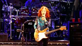 Bonnie Raitt - Everybody&#39;s Cryin&#39; Mercy - Live in Italy 2018