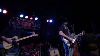 Pour em Kinda Strong