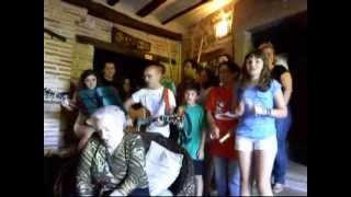 preview picture of video 'Apartamento rural en Navarra-Ioar, Despedida familia Aguirre de Donosti'