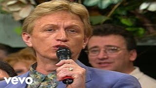 Bill &amp; Gloria Gaither - When We All Get to Heaven ft. Terry Blackwood, Karen Peck (Live)