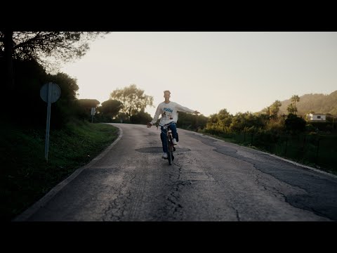 LA YOUNG - Mi Superestrella (Vídeoclip Oficial)