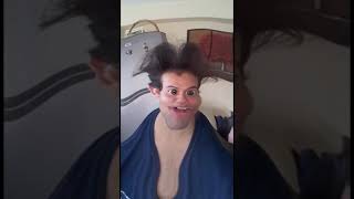 el gerente de copias Kream enviando un saludo a la CEO valen Kream