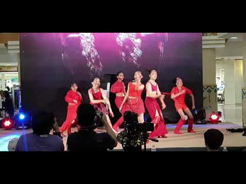 The Lollipop cover La di da Everglow The Dreamer Academy Ep.3 : Cover Dance Talent.