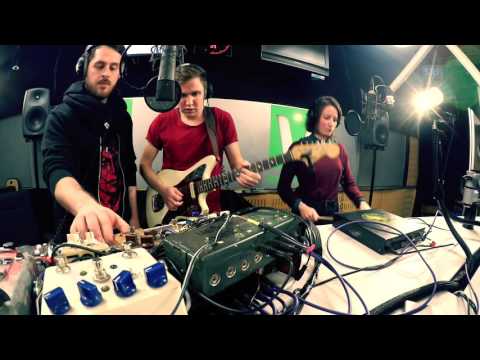 Vsitor «Try To Transmit» - Live bei SRF Virus