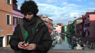 preview picture of video 'Simone Santarsiero VS Rubik's Cube - Burano's Island'