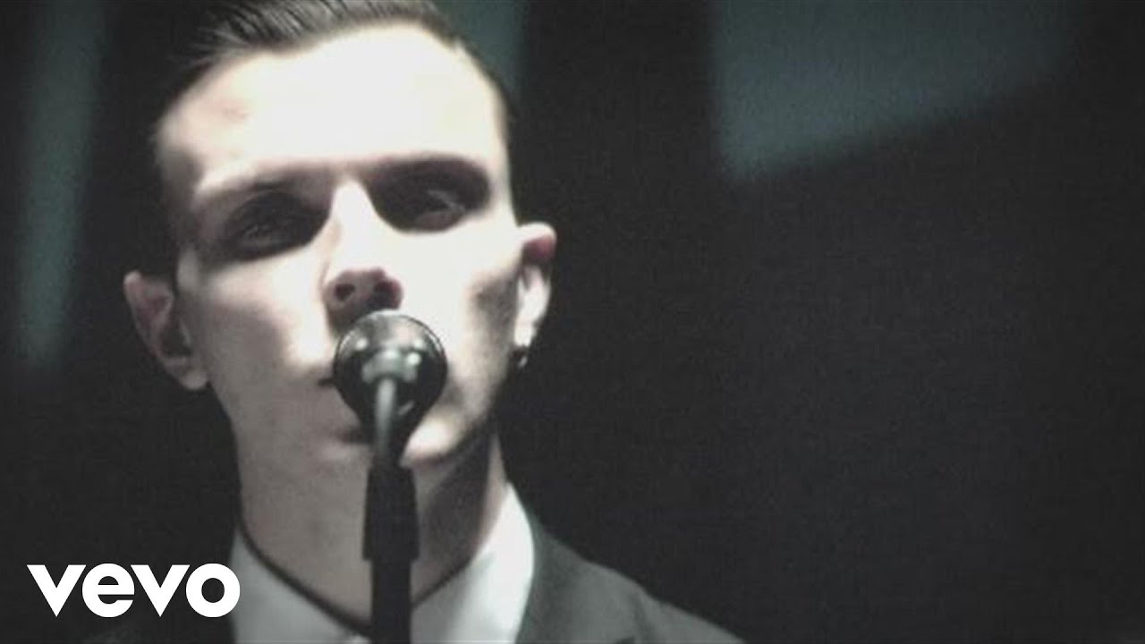 Hurts — Illuminated