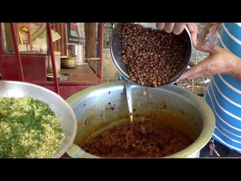 It's a Breakfast Time in Nagpur | Spiciest Tarri Poha @ 20 Rs | Best Indian Breakfast