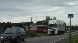 preview picture of video 'Planovergangen på Drømtorp  i Ski 2 / Railroad crossing in Drømtorp, Ski, Norway 2'