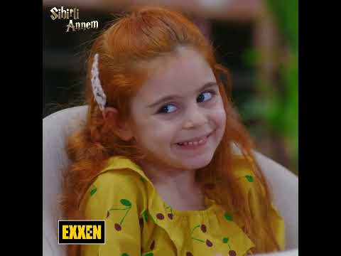 Çilek, babasına istediklerini yaptırmanın yolunu buldu #SihirliAnnem #EXXEN