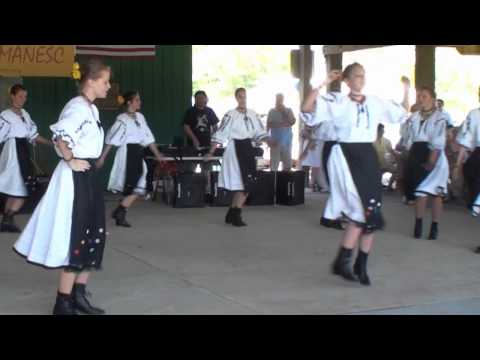 2010 Romania Picnic - Hora dance 3 : Crihalma (Revised)