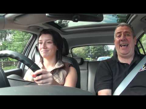 Bobby Jo's driving lesson 11 - Hazard perception and defensive driving (T11)