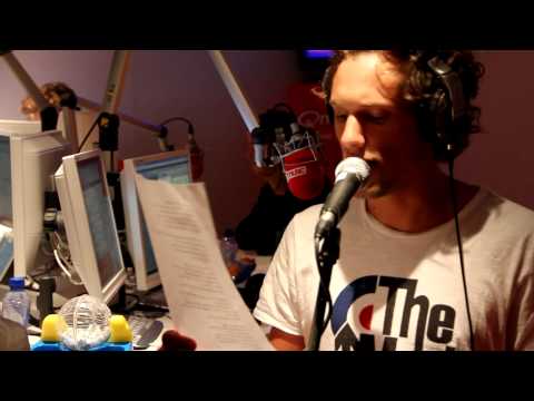 Q-music (NL): Bart Boonstra zingt live bij MartijnAir - Something Stupid