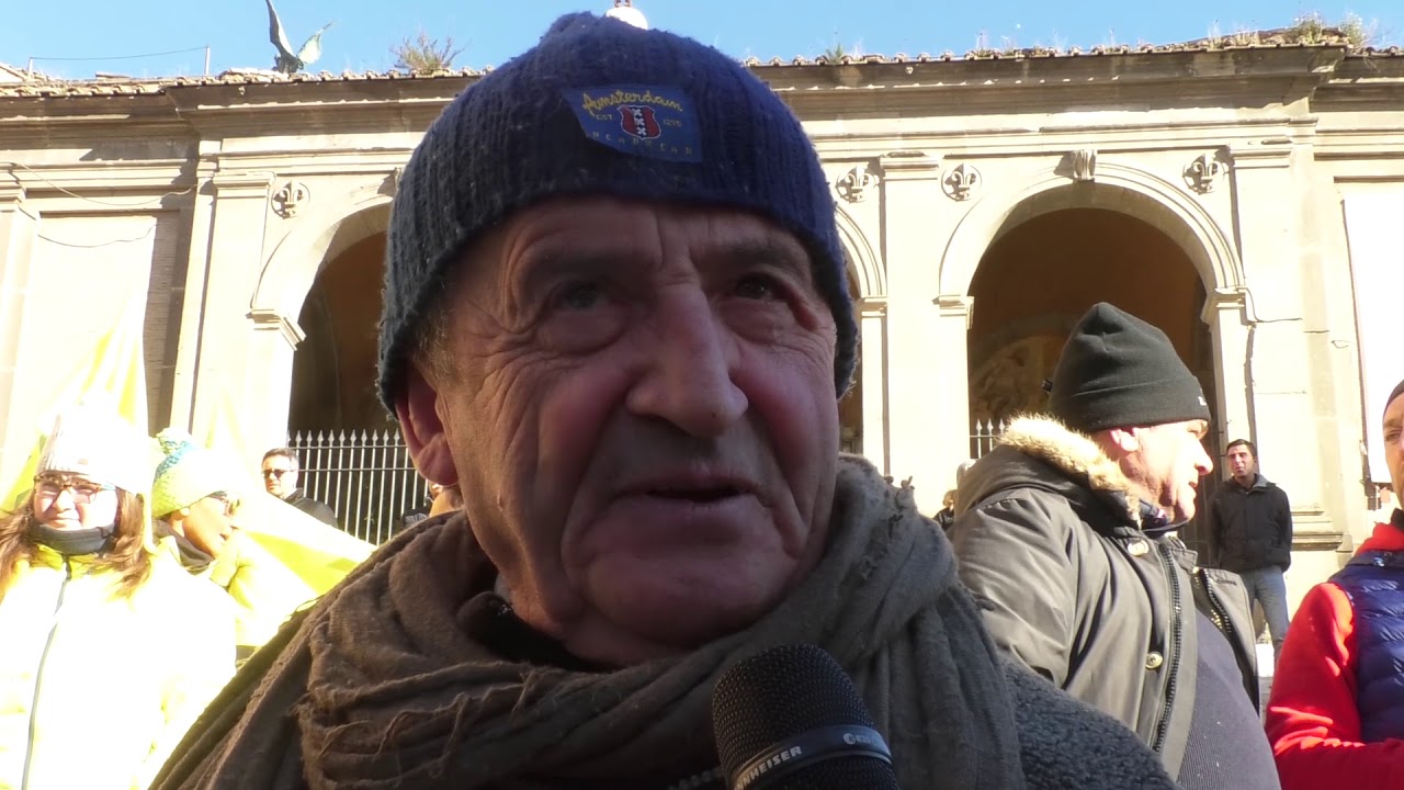 Capannelle a rischio chiusura, le proteste