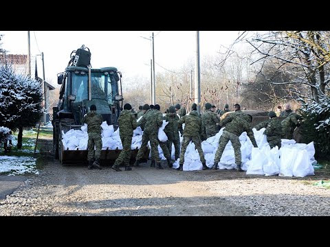 Protupoplavni vod Oružanih snaga RH sudjeluje u obrani od poplava na području Nove Drenčine