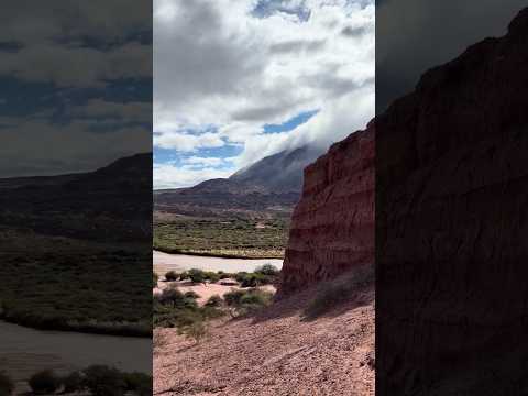 Is Salta/Argentina even real? This is Cafayette with red mountains and great scenery.