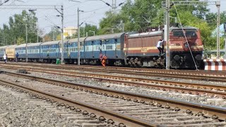 preview picture of video '22911 Indore-Howrah Shipra Superfast Express Departing From Damoh With BRC WAP-4E||RAILFAN DAKSHESH'