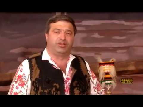 Виевска фолк група - Петлите пеят, любе ле.