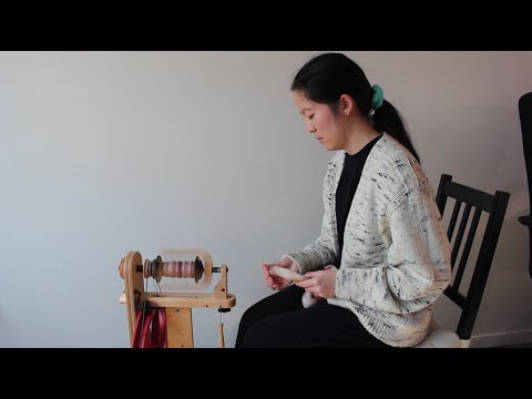 arieknits Spin With Me! Ep.1 - Union Fibre Corriedale/Nylon Spin