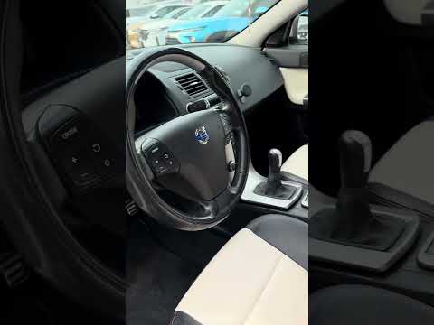 фото volvo v50 i рестайлинг 0