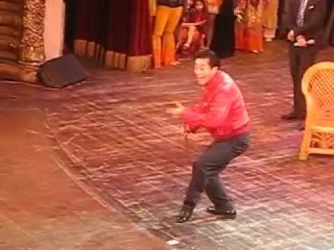 [HD]Lục Tiểu Linh Đồng múa gậy tại Nhà hát lớn HN [25/12/2010]