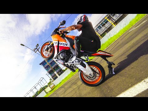 APRENDENDO A EMPINAR A MINHA MOTO NOVA