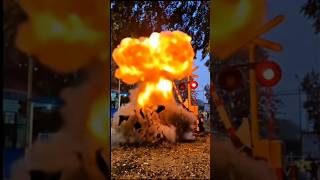 Download lagu Palang Pintu Kereta Api Patah Meledak.#keretaapi #train mp3