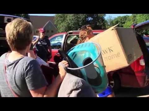 Bethel College freshmen move-in day 2016
