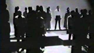 The Proclaimers from Melbourne sing One More Mountain To Climb