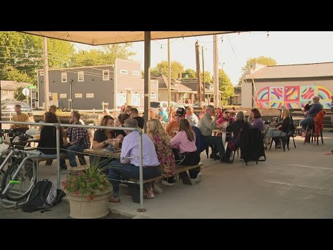 Garfield Park hosts Oktoberfest celebration - YouTube