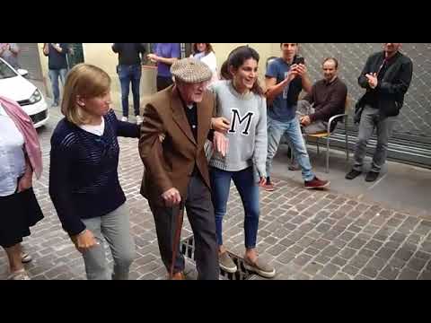 Mingo Parramon, de 109 anys, vota a Roda de Ter l'1-O