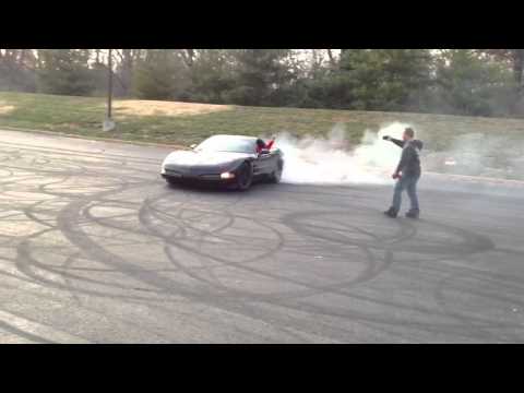 Corvette ZO6 ripping Donuts