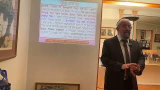 פרשת מקץ - תפיסתינו המוגבלת את האירועים במציאות לעומת ה"מחשבה" האלוקית - הרב ינון קלזאן (הרב ינון קלזאן) - התמונה מוצגת ישירות מתוך אתר האינטרנט יוטיוב. זכויות היוצרים בתמונה שייכות ליוצרה. קישור קרדיט למקור התוכן נמצא בתוך דף הסרטון